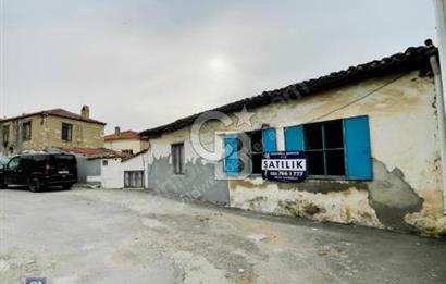 Urla Sanat Sokağında Avlulu Kuyulu Kargir Ev