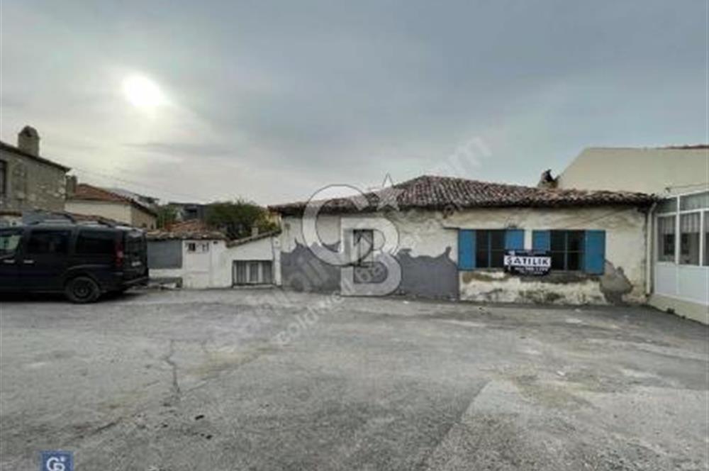 Urla Sanat Sokağında Avlulu Kuyulu Kargir Ev