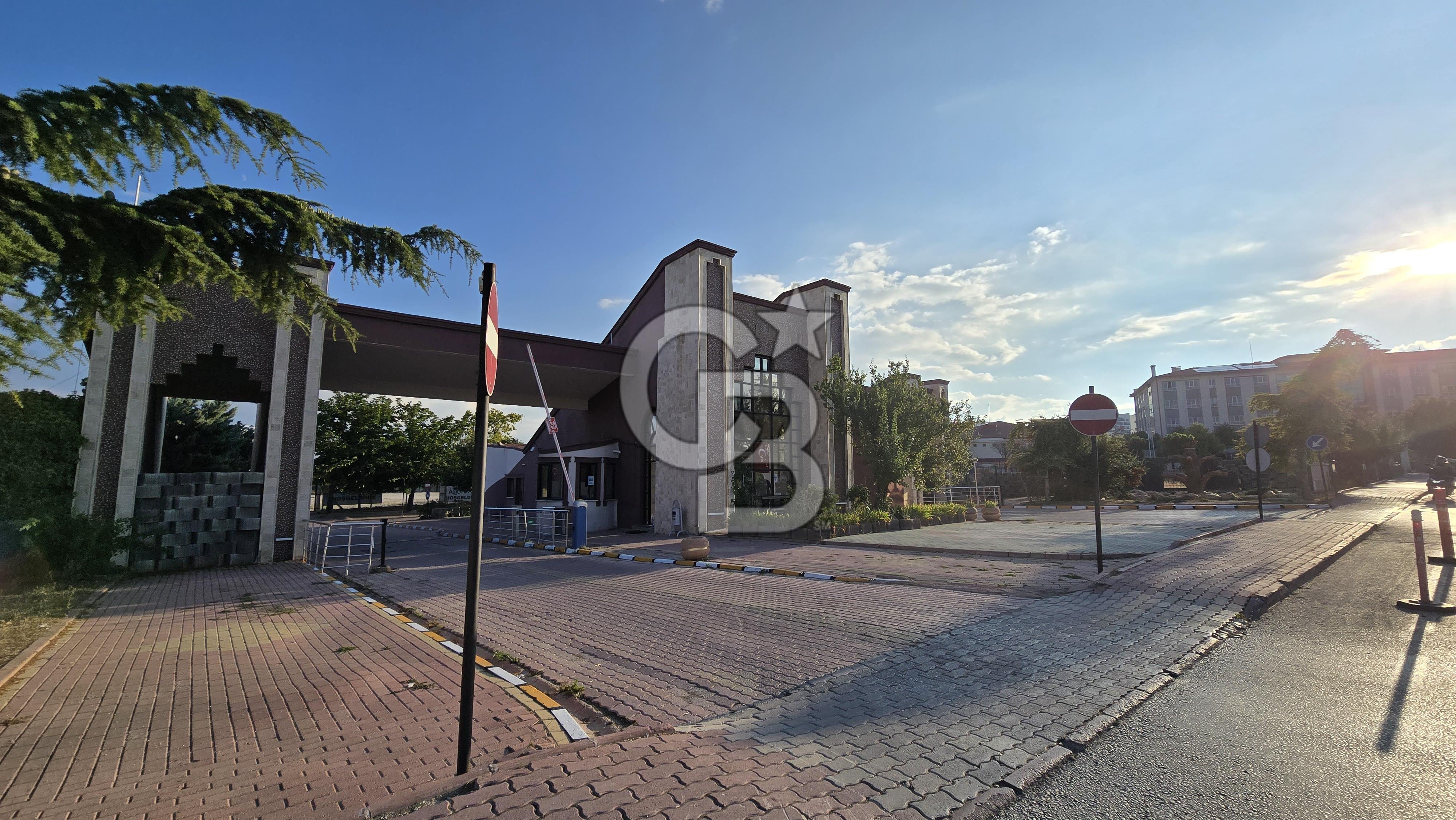 Azra Tatil Köyü Venüs Sitesi’nde Bol Yeşil Alanlı 4+1 Daire