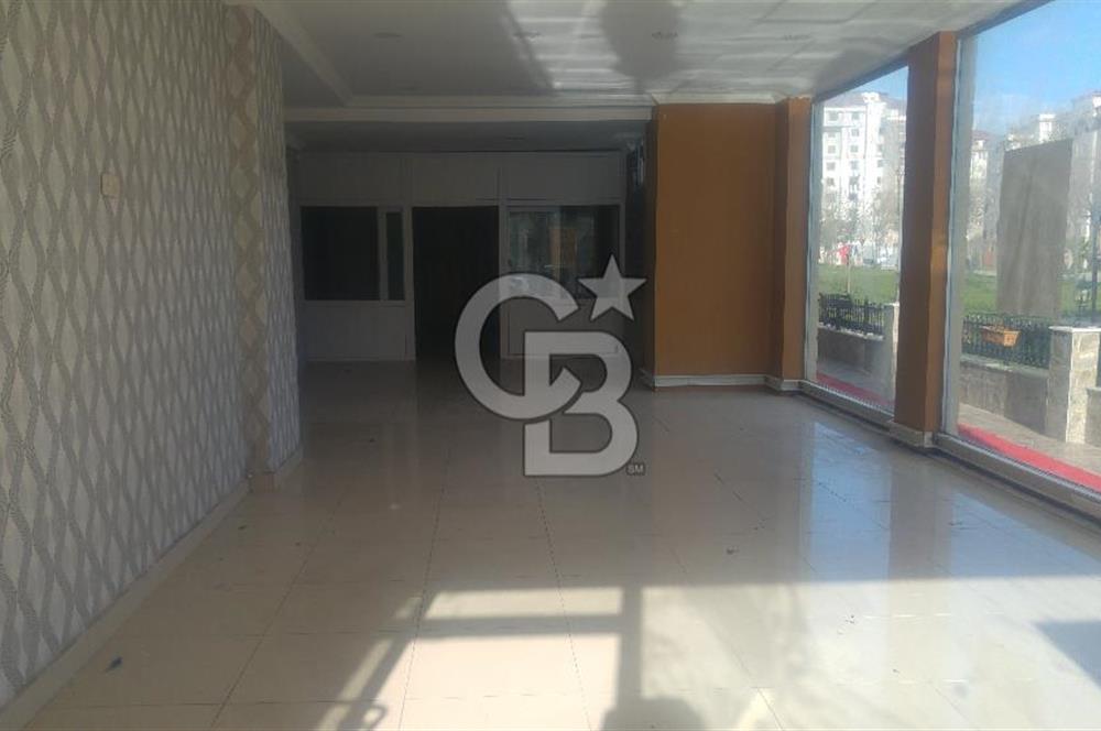 Beylikdüzü Adnan kahvecide 124m2 Köşe parsel bacalı dükkan..