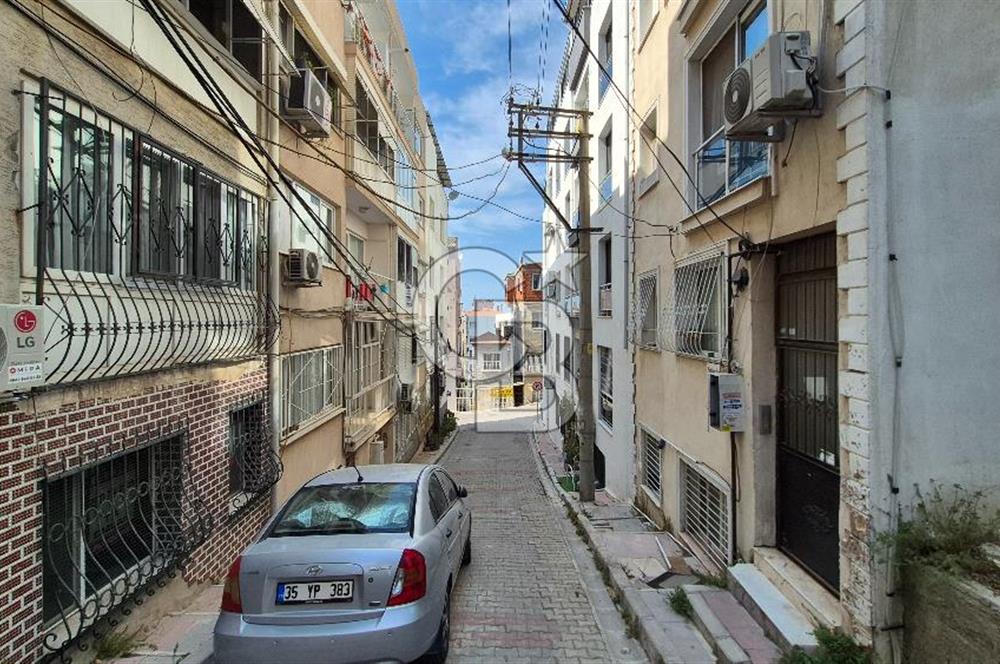 KONAK AKIN SİMAVDA SAHİL, TRAMVAY VE METROYA YAKIN SATILIK 3+1