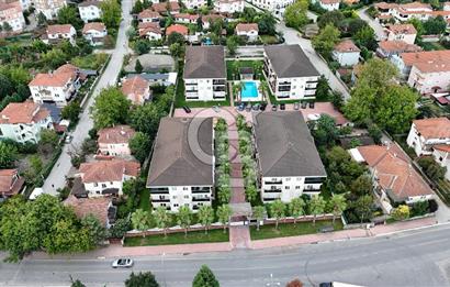 SAPANCA'NIN EN NEZİH SİTESİNDE HAVUZLU, GÜVENLİKLİ 3+1 LÜX DAİRE