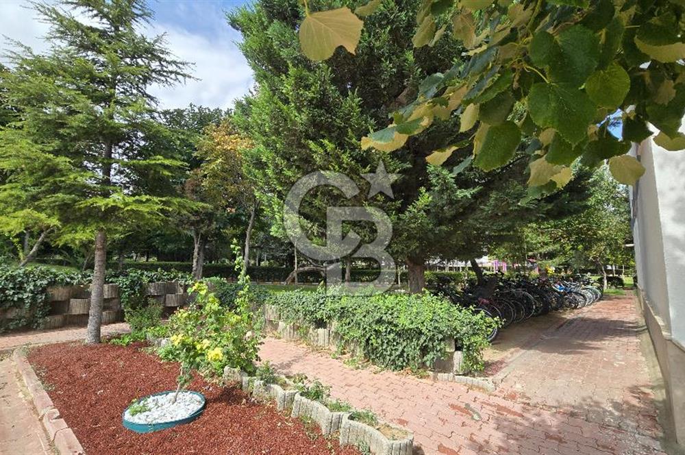 Azra Tatil Köyü Venüs Sitesi’nde Bol Yeşil Alanlı 4+1 Daire