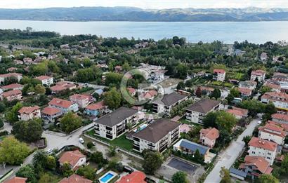 SAPANCA'NIN EN NEZİH SİTESİNDE HAVUZLU, GÜVENLİKLİ 3+1 LÜX DAİRE