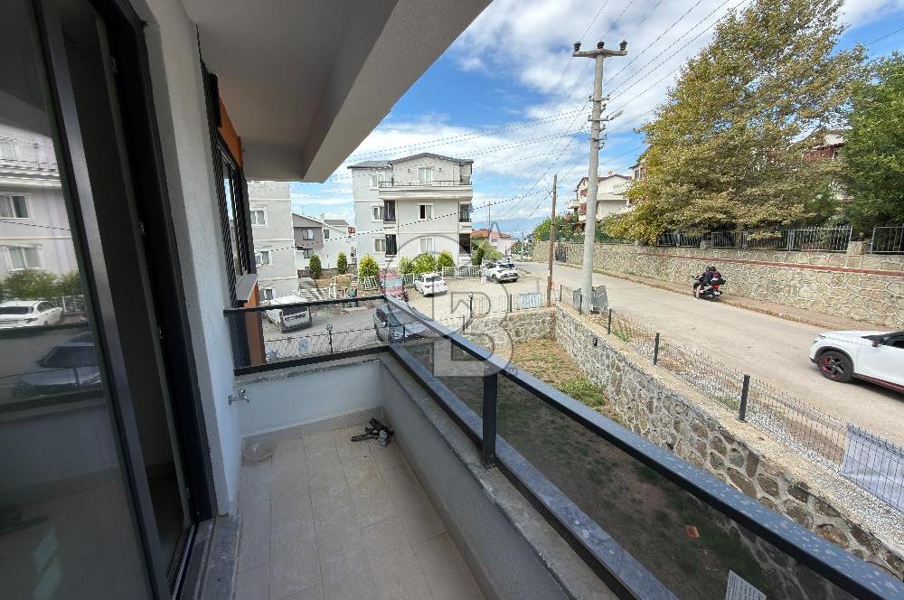 TOPÇULAR SIFIR 3+1 60 M2 BAHÇE KULLANIMLI 147 M2 DUBLEKS DAİRE