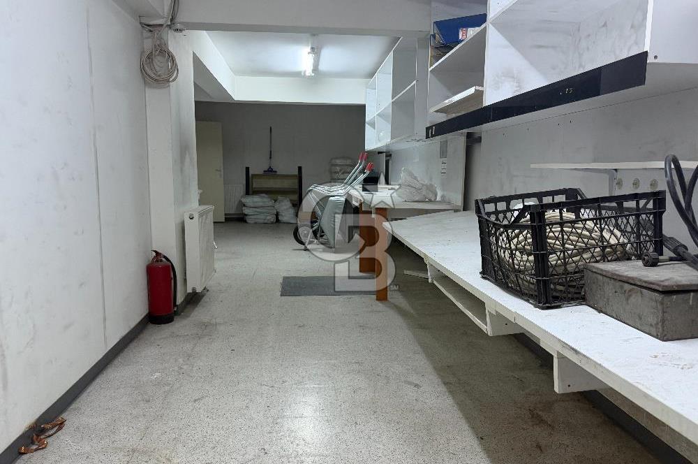 NECATİBEY CADDESİ YEŞİLIRMAK SOKAKTA 250 MT SATILIK İŞYERİ