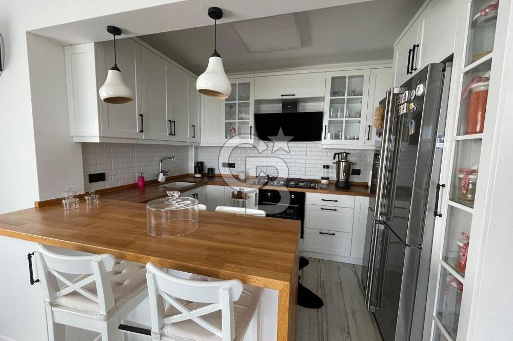 Ayvalık Sarımsaklı Plajına 50m Deniz Manzaralı Satılık 2+1 Daire 