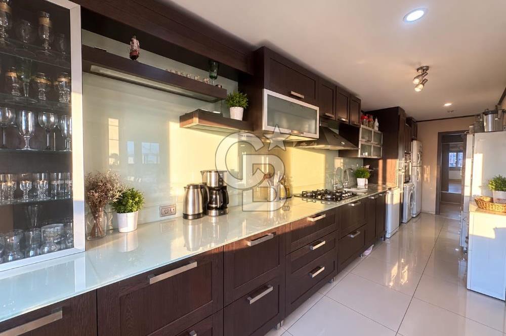 Atakent Efes Blokları’nda 3+1 137 M² Full Eşyalı  Deniz Manzaralı Çift Cephe Kiralık Daire 
