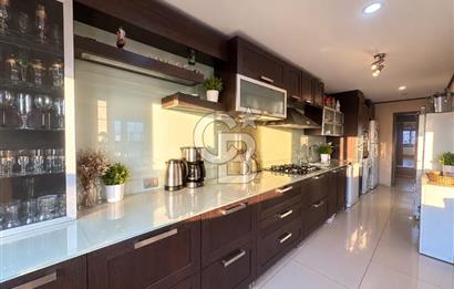 Atakent Efes Blokları’nda 3+1 137 M² Full Eşyalı  Deniz Manzaralı Çift Cephe Kiralık Daire 