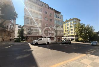 TUNALI HİLMİ CADDESİNDE ÖN CEPHE 2+1 OTO PARKLI GİRİŞ KAT - 10 - 373982