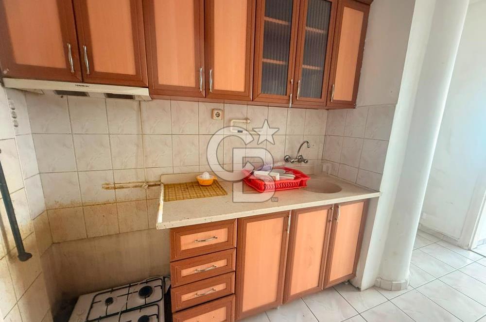 TUNALI HİLMİ CADDESİNDE ÖN CEPHE 2+1 OTO PARKLI GİRİŞ KAT
