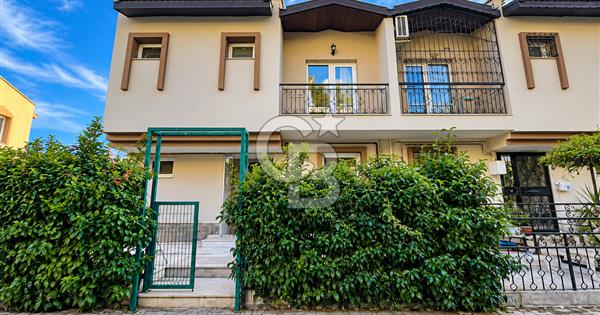 Villakent'te Kendine Ait Bahçeli Kiralık 4+2 Triplex Villa - 373969
