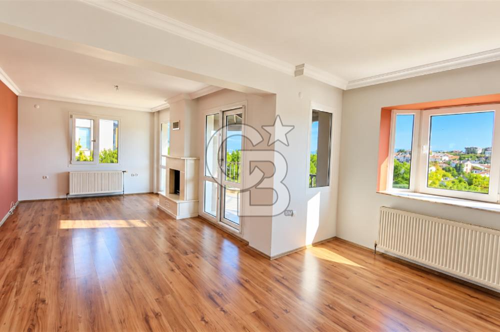  Villakent'te Kendine Ait Bahçeli Kiralık 4+2 Triplex Villa