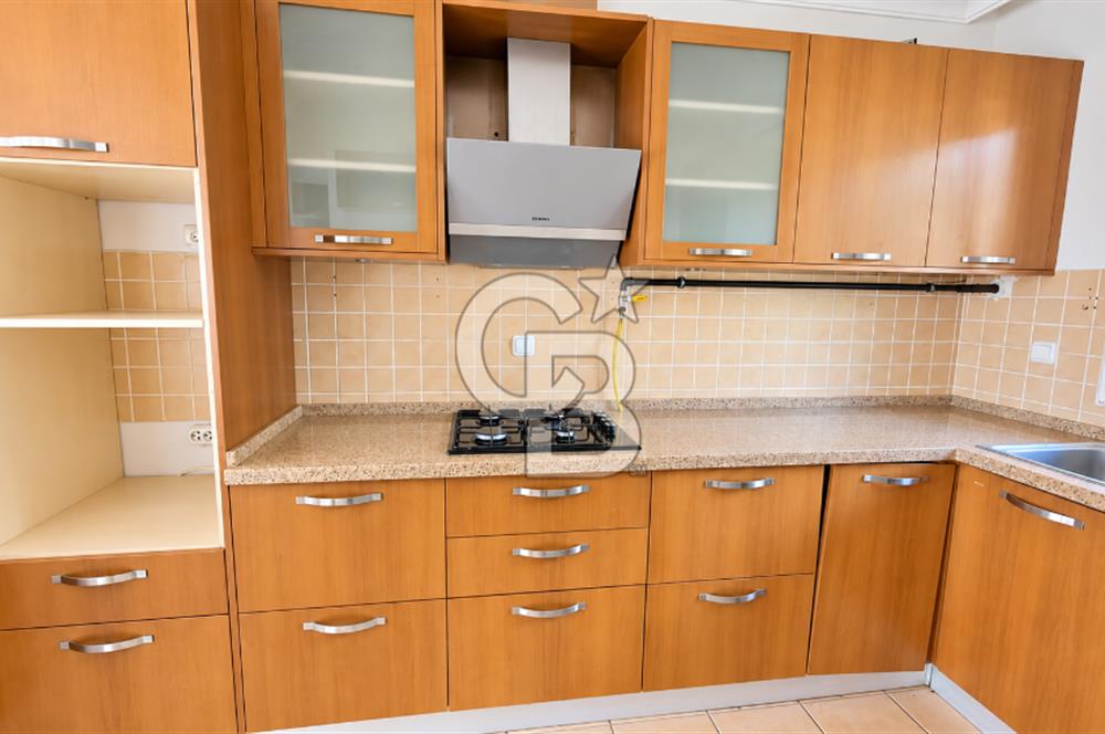  Villakent'te Kendine Ait Bahçeli Kiralık 4+2 Triplex Villa