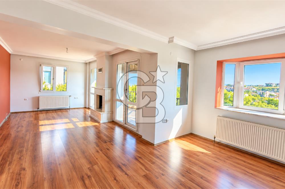  Villakent'te Kendine Ait Bahçeli Kiralık 4+2 Triplex Villa