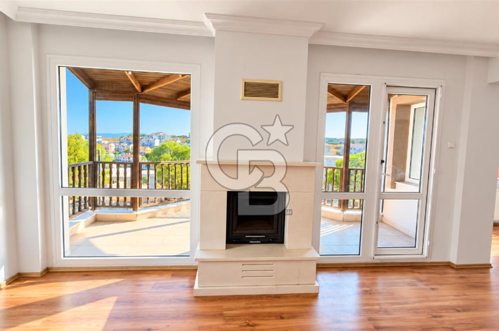  Villakent'te Kendine Ait Bahçeli Kiralık 4+2 Triplex Villa