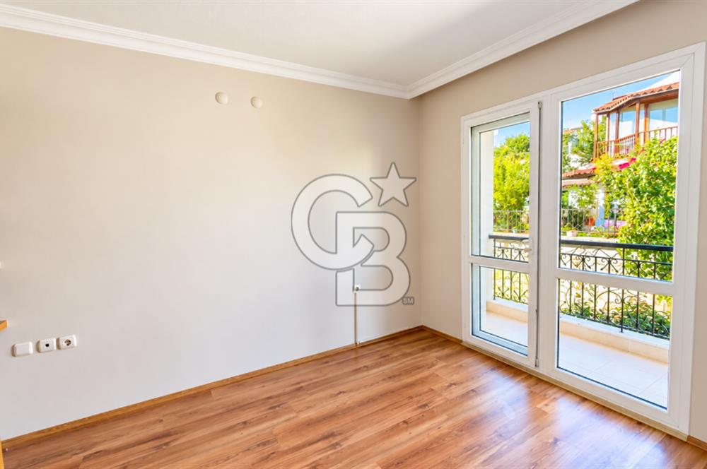  Villakent'te Kendine Ait Bahçeli Kiralık 4+2 Triplex Villa