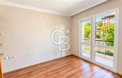  Villakent'te Kendine Ait Bahçeli Kiralık 4+2 Triplex Villa