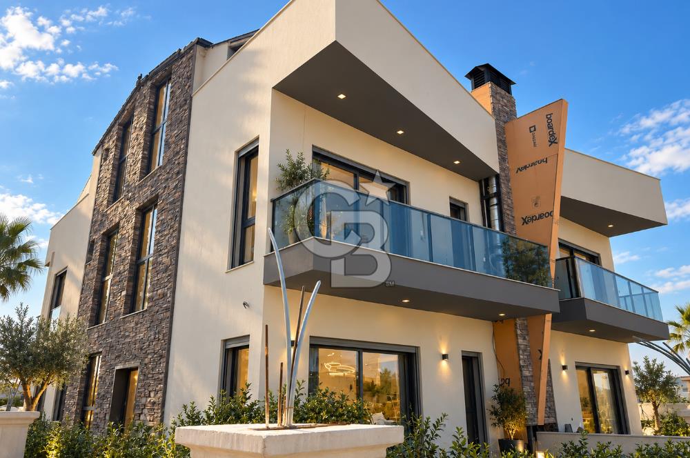 MENDERES'TE DUBLEKS 5+1 MÜSTAKİL BAHÇELİ HAVUZLU 265m2 SATILIK VİLLA