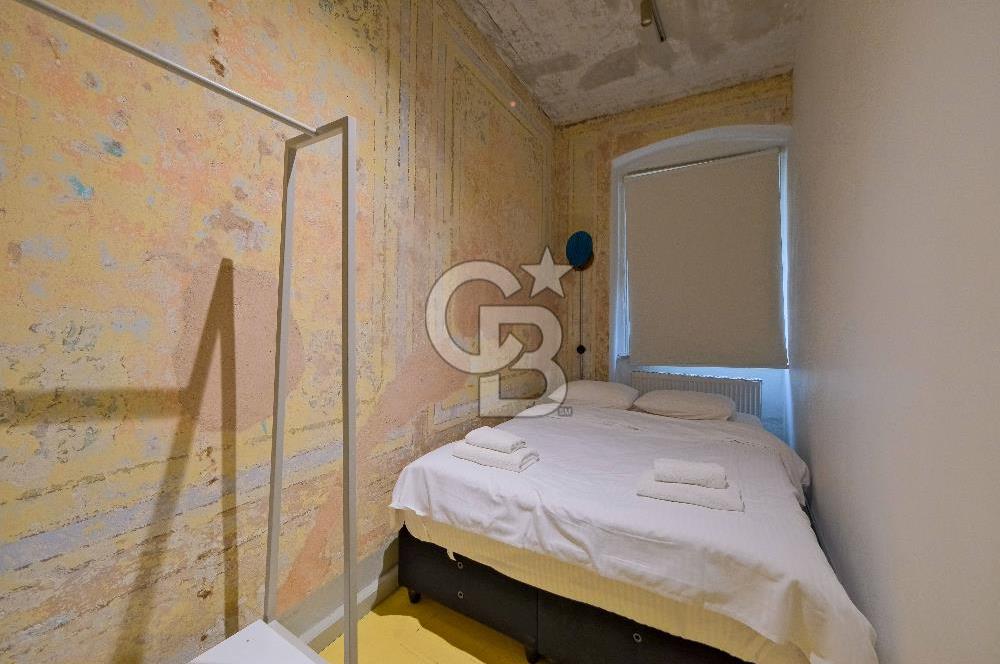 GALATA DA TARİHİ BİNADA AIRBNB LİSANSLI 5 + 1 DAİRE