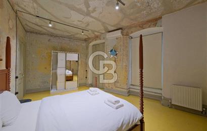 GALATA DA TARİHİ BİNADA AIRBNB LİSANSLI 5 + 1 DAİRE