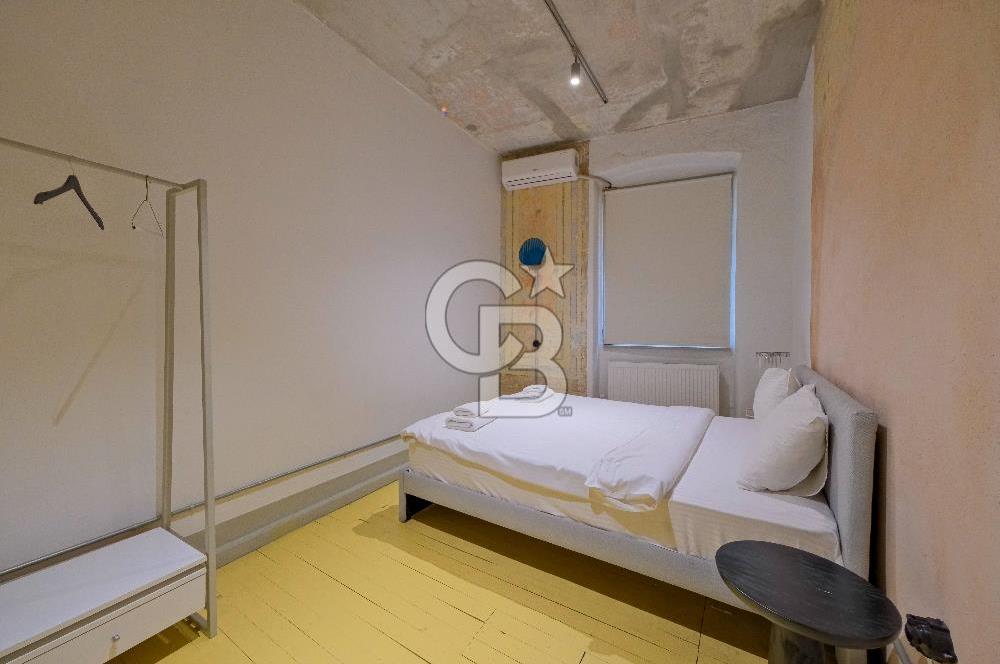 GALATA DA TARİHİ BİNADA AIRBNB LİSANSLI 5 + 1 DAİRE