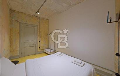 GALATA DA TARİHİ BİNADA AIRBNB LİSANSLI 5 + 1 DAİRE