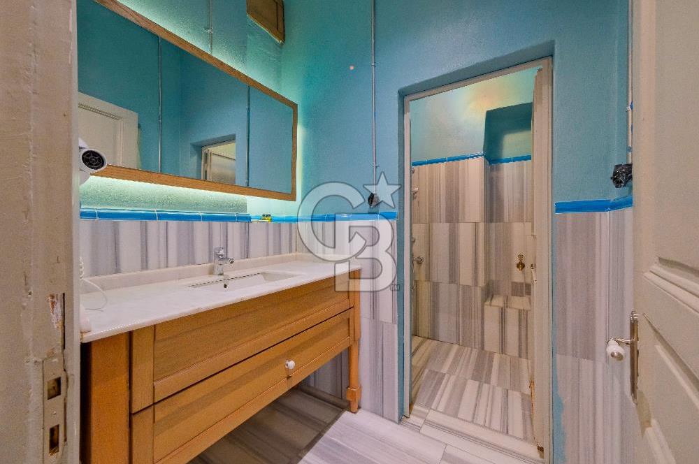 GALATA DA TARİHİ BİNADA AIRBNB LİSANSLI 5 + 1 DAİRE