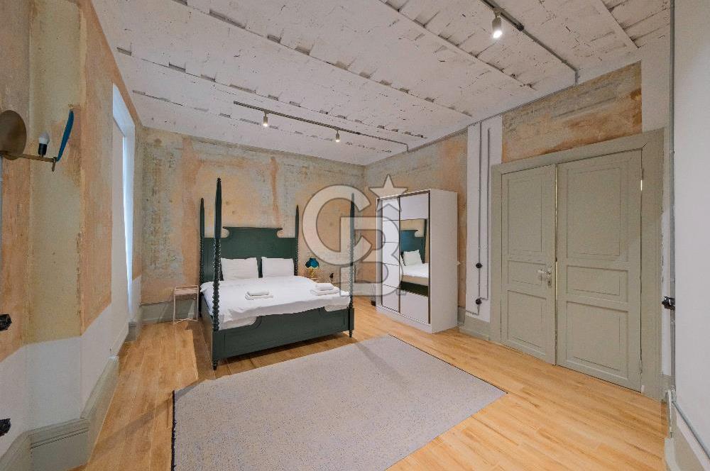 GALATA DA TARİHİ BİNADA AIRBNB LİSANSLI 5 + 1 DAİRE