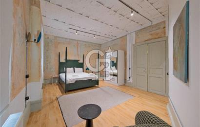 GALATA DA TARİHİ BİNADA AIRBNB LİSANSLI 5 + 1 DAİRE