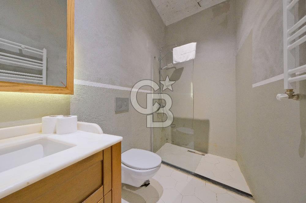 GALATA DA TARİHİ BİNADA AIRBNB LİSANSLI 5 + 1 DAİRE