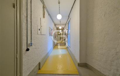 GALATA DA TARİHİ BİNADA AIRBNB LİSANSLI 5 + 1 DAİRE