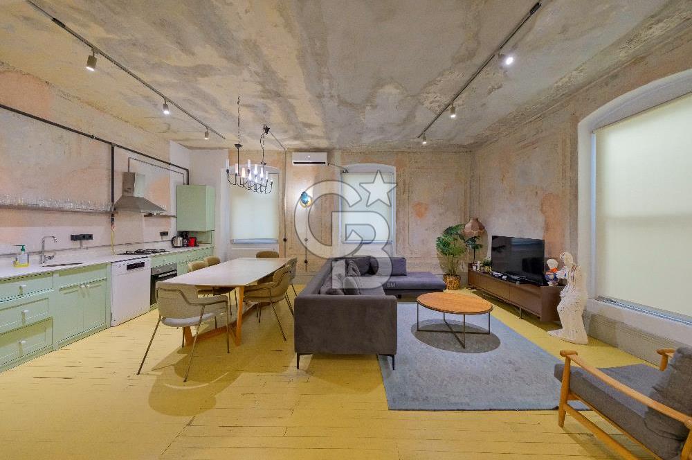GALATA DA TARİHİ BİNADA AIRBNB LİSANSLI 5 + 1 DAİRE