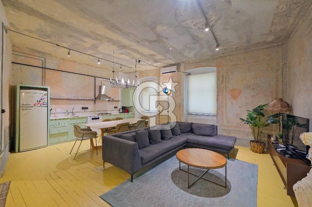 GALATA DA TARİHİ BİNADA AIRBNB LİSANSLI 5 + 1 DAİRE
