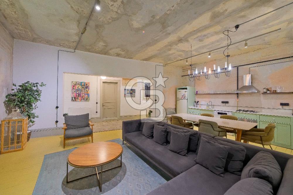 GALATA DA TARİHİ BİNADA AIRBNB LİSANSLI 5 + 1 DAİRE