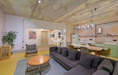 GALATA DA TARİHİ BİNADA AIRBNB LİSANSLI 5 + 1 DAİRE
