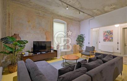 GALATA DA TARİHİ BİNADA AIRBNB LİSANSLI 5 + 1 DAİRE