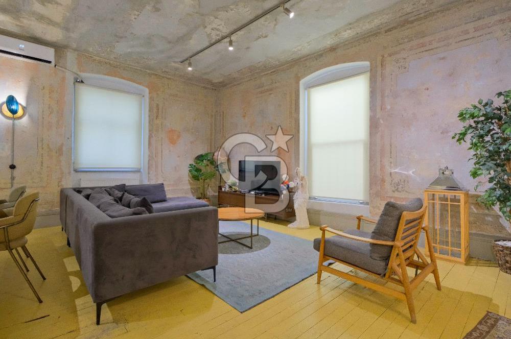 GALATA DA TARİHİ BİNADA AIRBNB LİSANSLI 5 + 1 DAİRE
