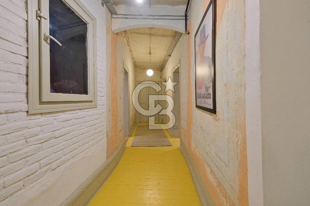 GALATA DA TARİHİ BİNADA AIRBNB LİSANSLI 5 + 1 DAİRE
