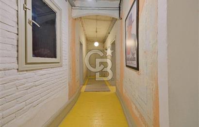 GALATA DA TARİHİ BİNADA AIRBNB LİSANSLI 5 + 1 DAİRE
