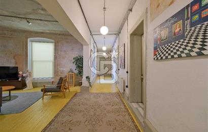 GALATA DA TARİHİ BİNADA AIRBNB LİSANSLI 5 + 1 DAİRE