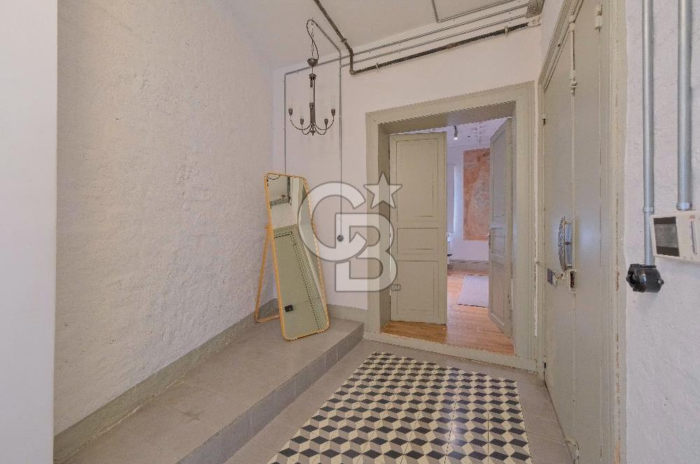 GALATA DA TARİHİ BİNADA AIRBNB LİSANSLI 5 + 1 DAİRE
