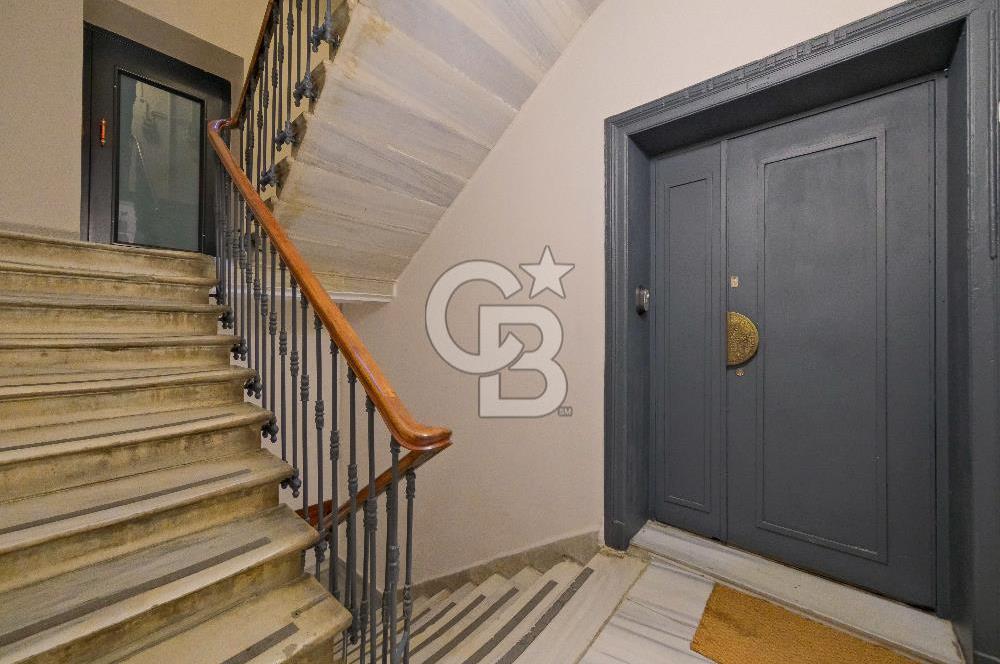 GALATA DA TARİHİ BİNADA AIRBNB LİSANSLI 5 + 1 DAİRE
