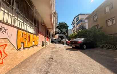TUNALI HİLMİ CADDESİNDE ÖN CEPHE 2+1 OTO PARKLI GİRİŞ KAT