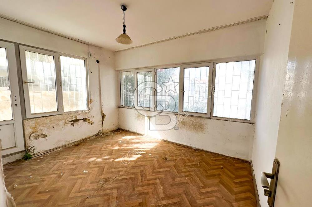 KUŞADASI MERKEZDE SATILIK DENİZE YAKIN BAHÇE KATI 2+1 DAİRE