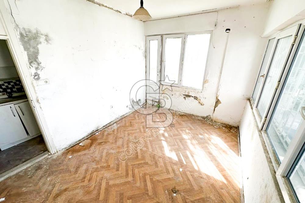 KUŞADASI MERKEZDE SATILIK DENİZE YAKIN BAHÇE KATI 2+1 DAİRE