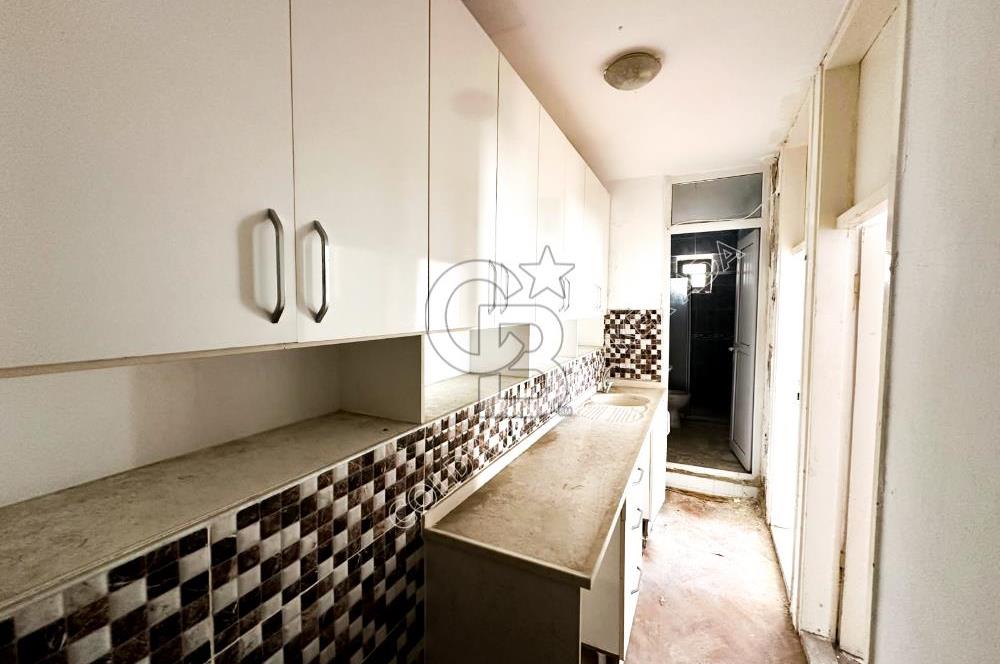 KUŞADASI MERKEZDE SATILIK DENİZE YAKIN BAHÇE KATI 2+1 DAİRE