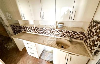 KUŞADASI MERKEZDE SATILIK DENİZE YAKIN BAHÇE KATI 2+1 DAİRE