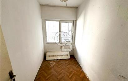 KUŞADASI MERKEZDE SATILIK DENİZE YAKIN BAHÇE KATI 2+1 DAİRE