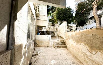 KUŞADASI MERKEZDE SATILIK DENİZE YAKIN BAHÇE KATI 2+1 DAİRE